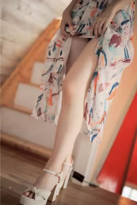 Nanako Mochizuki: Alluring Femme Fatale in Exclusive Gravure Photobook 0007-10