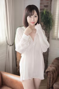 Nanako Mochizuki: Alluring Femme Fatale in Exclusive Gravure Photobook 0007-8