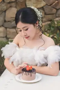 Elegant Bride Plays White Piano Amidst Lush Greenery: A Serene Wedding Moment-3