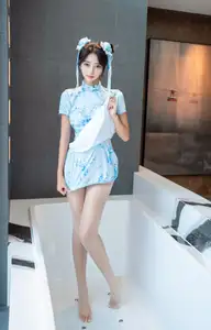 XiuRen Shi An An Alluring in Unique Blue Porcelain Cheongsam - 0017-7430948285-34