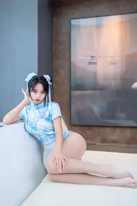 XiuRen Shi An An Alluring in Unique Blue Porcelain Cheongsam - 0017-7430948285-36