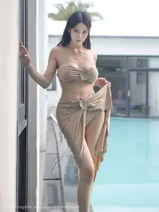 Li Shuang Er's Captivating Poolside Beauty: XiuRen No10618 Collection-17