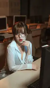 Coser Strawberry Flavor Nana Rabbit: Alluring Office Teacher Posing Captivatingly-14