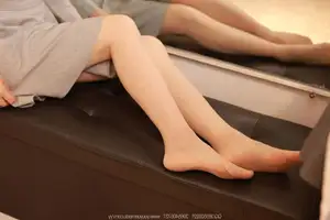 IESS Xiao Jie No.2150: Discover the Refined Beauty of Chinese Model in an Exclusive Photo Collection-56