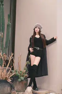 Pao Fu Xiao Fang Vol.8570: Captivating Urban Style with Headphones & Beanie-2