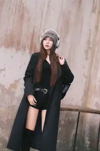 Pao Fu Xiao Fang Vol.8570: Captivating Urban Style with Headphones & Beanie-8