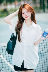 XVG No.36: Young Woman with Camera: Capturing Youthful Charm & Natural Style-18