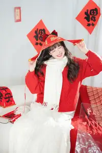 YiTuYu Vol.8524: Xia Yu Xiao Nian Embraces Lunar New Year in Radiant Red Sweater Style-17