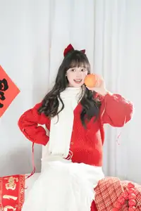 YiTuYu Vol.8524: Xia Yu Xiao Nian Embraces Lunar New Year in Radiant Red Sweater Style-6