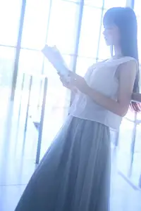 Shika Xiaolulu: Elegant Beauty in a Modern Library, A Captivating Serene View-4