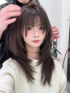 Beautiful Long Layered Haircut for Round Faces – Trendy Female Style-10