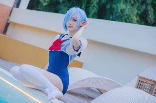 Cute Rem Swimsuit Cosplay by the Pool: Stunning Photos of Rem Coser in Bikini-8