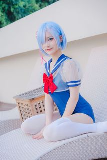Cute Rem Swimsuit Cosplay by the Pool: Stunning Photos of Rem Coser in Bikini-11