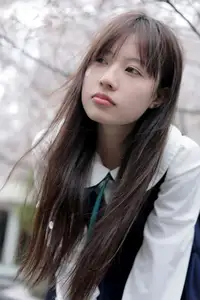 YiTuYu Vol.8649 Xiao Zi: Gentle Spring Beauty, an Aesthetic Portrait Amidst Blossoms.-9