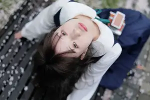 YiTuYu Vol.8649 Xiao Zi: Gentle Spring Beauty, an Aesthetic Portrait Amidst Blossoms.-3