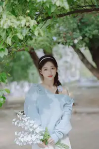 Lin Miao Xin: Captivating Spring Serenity in YiTuYu Vol.8645-41