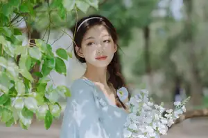 Lin Miao Xin: Captivating Spring Serenity in YiTuYu Vol.8645-44