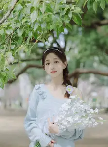 Lin Miao Xin: Captivating Spring Serenity in YiTuYu Vol.8645-32