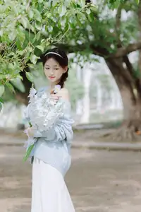 Lin Miao Xin: Captivating Spring Serenity in YiTuYu Vol.8645-31