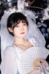 YiTuYu Vol. 8635: Ren Hai Bu's Dreamy White Dress Amidst Blossoms-18