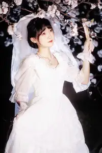 YiTuYu Vol. 8635: Ren Hai Bu's Dreamy White Dress Amidst Blossoms-5