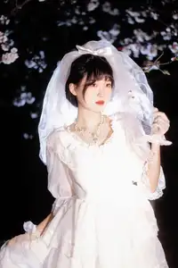 YiTuYu Vol. 8635: Ren Hai Bu's Dreamy White Dress Amidst Blossoms-12