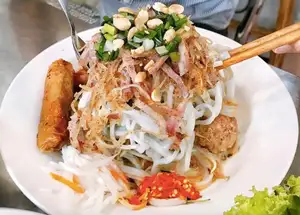 Banh Tam Bi: Mekong Delta's Rustic Dish That Hooks Diners From the First Bite-2