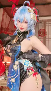 Coser Xiao Yao Yao Yao as Ganyu Lantern Rite: Mesmerizing Beauty in Traditional Festival Attire-1