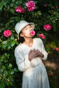 Zhong Ting Er's Serene Reading in Nature - YiTuYu Vol 8584 Art Language Collection-18