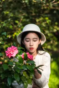 Zhong Ting Er's Serene Reading in Nature - YiTuYu Vol 8584 Art Language Collection-8