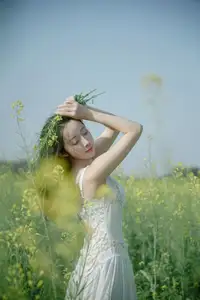 Man Jiao YiTuYu Vol.8529: Ethereal Beauty Reflected in Nature's Gentle Embrace-12