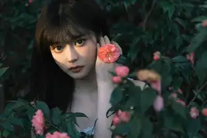 Enchanting Muse Amidst Blooms: Xing Zhi Ka Tao's Ethereal Beauty in YiTuYu Vol.8541-0