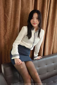 IESS SXJ No.2056 Wan Ping: Discover the Elegant Charm of Chinese Model in Professional Style-11