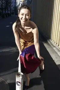 Airi Sato - FRIDAY Digital: Captivating Shinjuku Loneliness Moment JP-0014-3