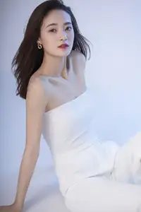 Zhou Xu Xu: Captivating Beauty in YiTuYu Vol.8586 – Discover the Allure 0023-4