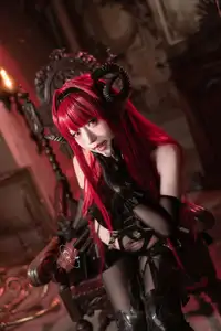 Coser Qie Qie Celia Transforms into Hindenburg: The Alluring Mystique of the Red-Haired Demoness in Unique Cosplay Photoshoot.-4
