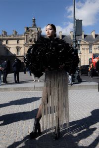View: Lai Mai Hoa - Top Model 2025 winner shines in high fashion, showcasing talent and stunning style.-1