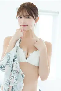 Discover Kaede Kimura's Pure Charm in FRIDAY Digital Photo Book: Koihsuru Ekubo – A Captivating Japanese Girl's Collection.-19