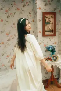 Discover Pai Pai's Dreamy Elegance in YiTuYu Vol.8568: A Gentle Retro Charm-5