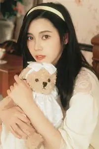 Discover Pai Pai's Dreamy Elegance in YiTuYu Vol.8568: A Gentle Retro Charm-4