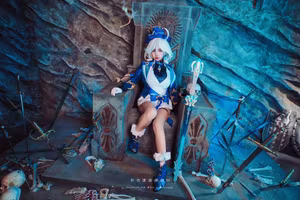 Coser Mumu Momo as Furina God of Justice: An Exquisite Cosplay Masterpiece-10
