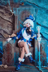 Coser Mumu Momo as Furina God of Justice: An Exquisite Cosplay Masterpiece-1
