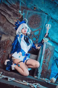Coser Mumu Momo as Furina God of Justice: An Exquisite Cosplay Masterpiece-13