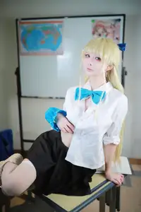 Coser Uesugi Erika Transforms into Asuma Toki in Captivating Blue Archive School Uniform (47P)-8