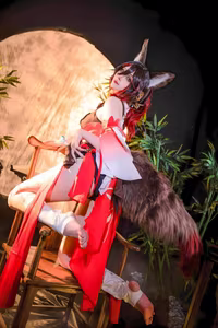 Natsuko Captivating Tingyun Cosplay: Honkai Star Rail Elegance.-10