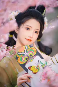 East Asian Beauty: Tu Ya W in Elegant Hanfu Amidst Spring Cherry Blossoms | YiTuYu Vol.8636-17