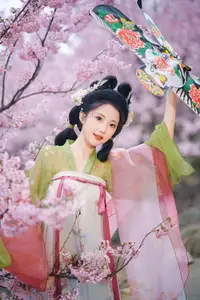 East Asian Beauty: Tu Ya W in Elegant Hanfu Amidst Spring Cherry Blossoms | YiTuYu Vol.8636-10