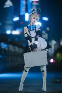 Coser Hua Qi Hana's Stunning Honkai Star Rail Cosplay: Futuristic Maid Warrior 飞鸟马时-4
