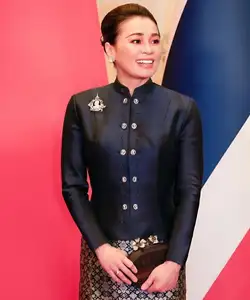 Queen Suthida of Thailand: An Icon of Elegant Fashion Blending Tradition and Modernity-10