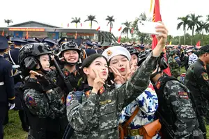 Vietnam's Female Soldiers: Majestic Parade Rehearsal Showcases Strength and Discipline-2